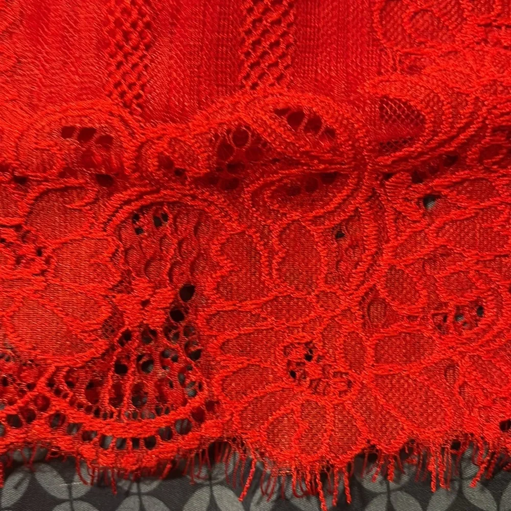 Olivia Blu Lace Tank - Picture 4 of 7